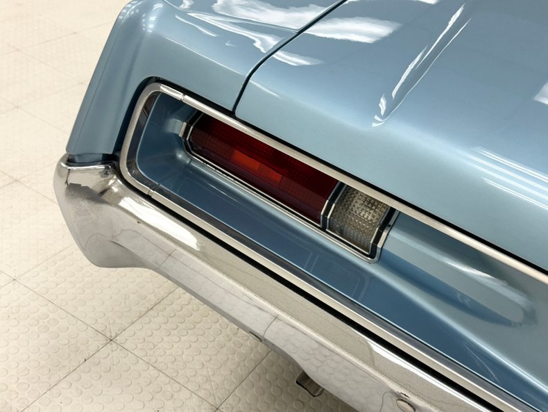 Chrysler-Newport-1968-Sky-Blue-Metallic-Light-Blue-17