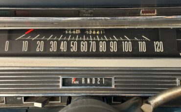 Chrysler-Newport-1968-Sky-Blue-Metallic-Light-Blue-2