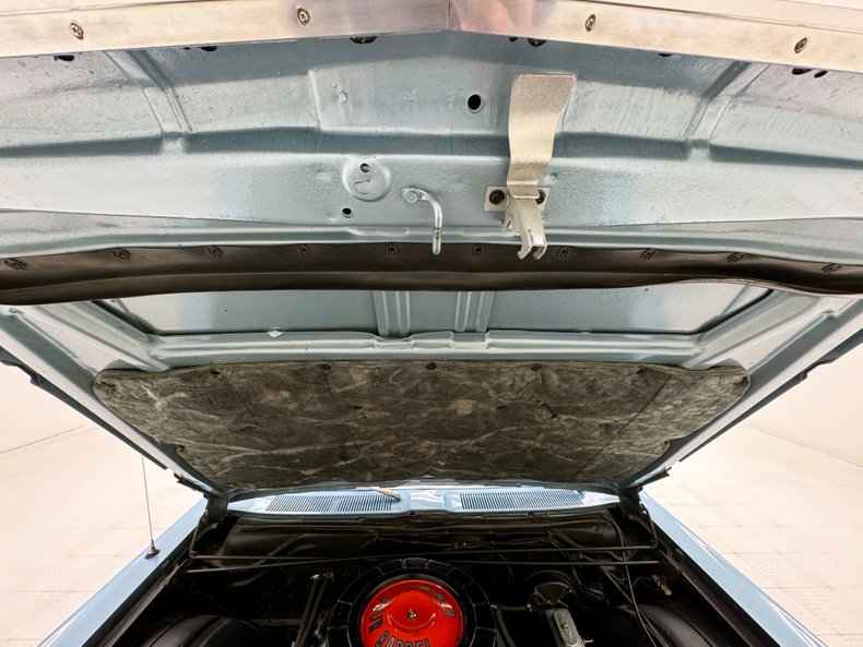 Chrysler-Newport-1968-Sky-Blue-Metallic-Light-Blue-28