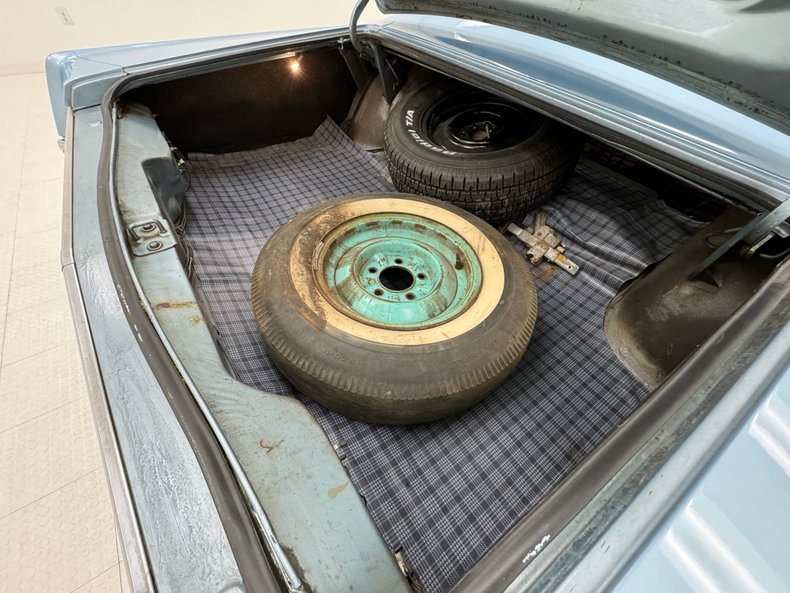 Chrysler-Newport-1968-Sky-Blue-Metallic-Light-Blue-35