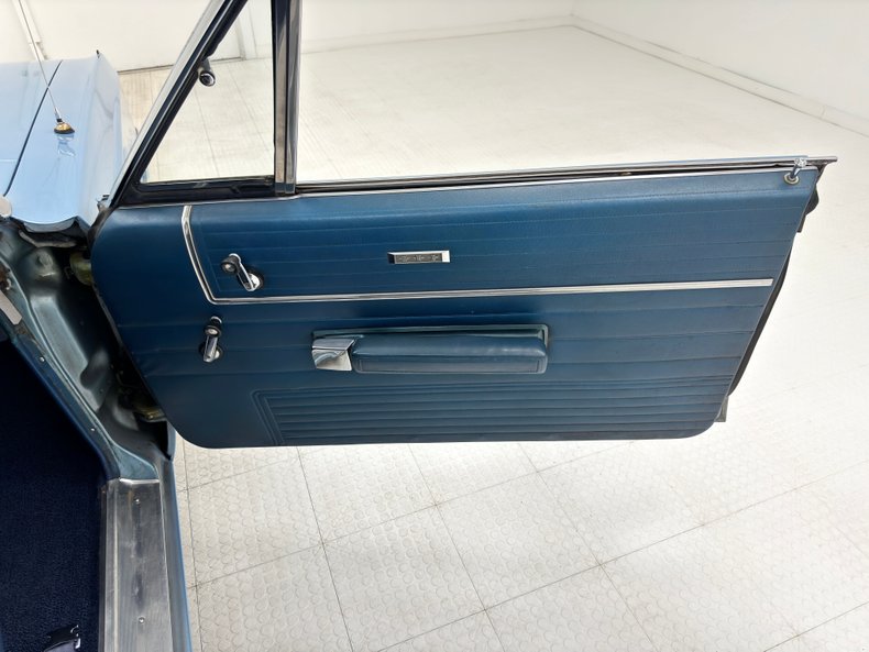 Chrysler-Newport-1968-Sky-Blue-Metallic-Light-Blue-37