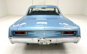 Chrysler-Newport-1968-Sky-Blue-Metallic-Light-Blue