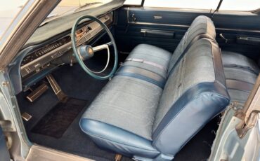 Chrysler-Newport-1968-Sky-Blue-Metallic-Light-Blue-39