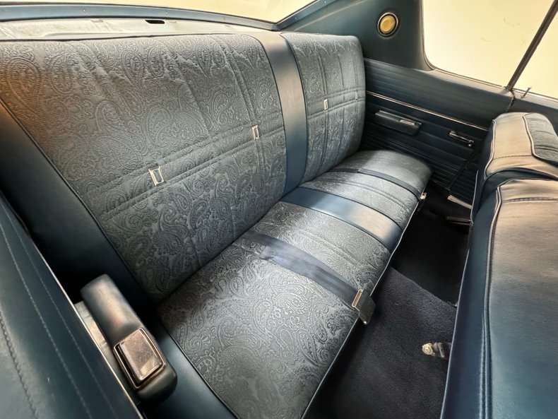 Chrysler-Newport-1968-Sky-Blue-Metallic-Light-Blue-43