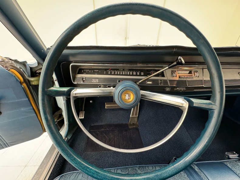 Chrysler-Newport-1968-Sky-Blue-Metallic-Light-Blue-44