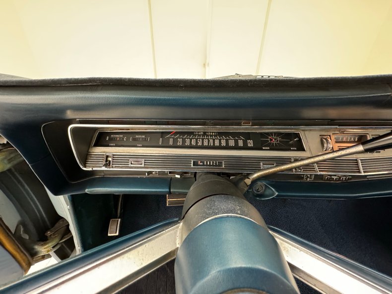 Chrysler-Newport-1968-Sky-Blue-Metallic-Light-Blue-6