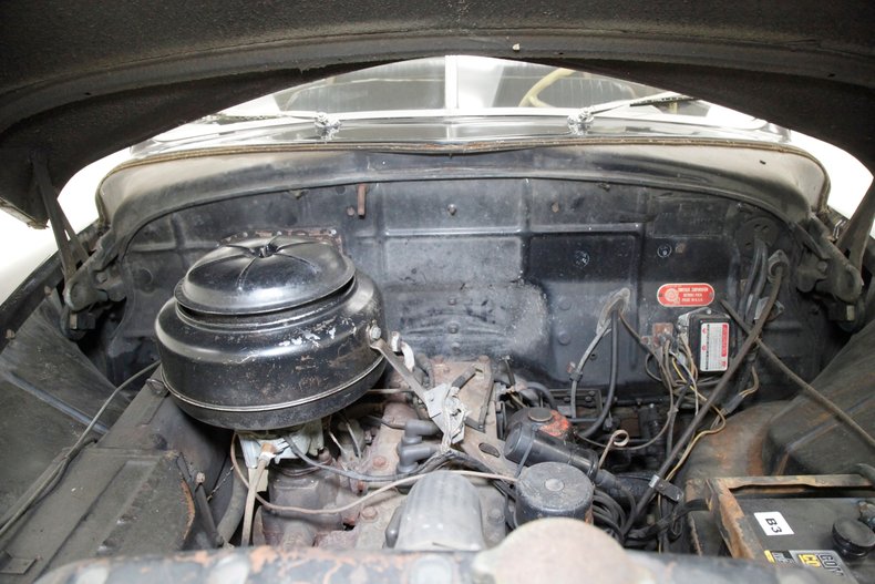 Chrysler-Royal-1950-Black-Tan-18