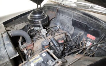 Chrysler-Royal-1950-Black-Tan-20