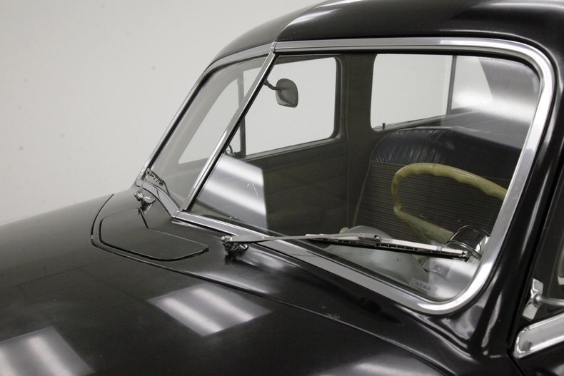 Chrysler-Royal-1950-Black-Tan-24