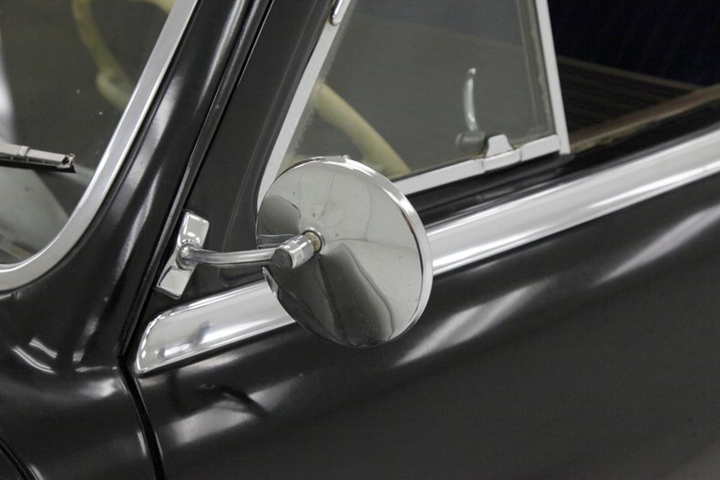 Chrysler-Royal-1950-Black-Tan-25