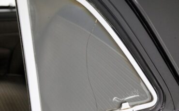 Chrysler-Royal-1950-Black-Tan-27