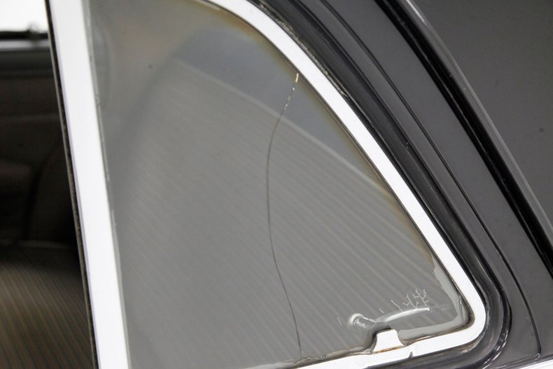 Chrysler-Royal-1950-Black-Tan-27