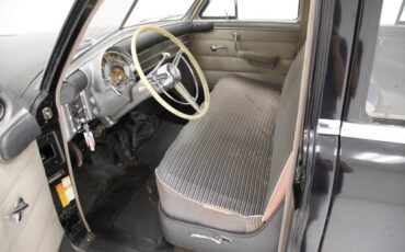 Chrysler-Royal-1950-Black-Tan-34