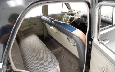 Chrysler-Royal-1950-Black-Tan-36