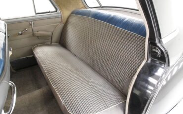 Chrysler-Royal-1950-Black-Tan-39