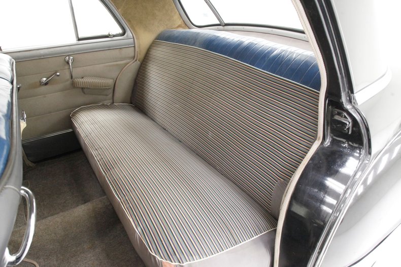 Chrysler-Royal-1950-Black-Tan-39