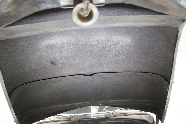 Chrysler-Royal-1950-Black-Tan-4