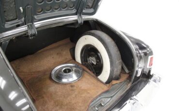 Chrysler-Royal-1950-Black-Tan-43