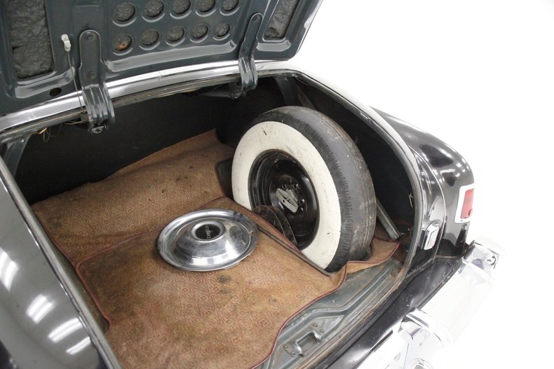 Chrysler-Royal-1950-Black-Tan-43