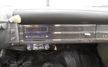 Chrysler-Royal-1950-Black-Tan-7