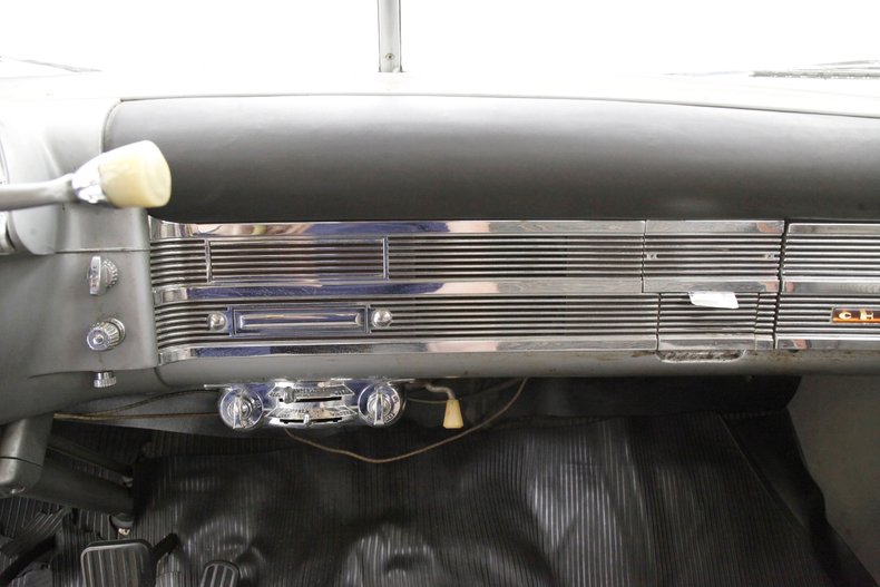 Chrysler-Royal-1950-Black-Tan-7