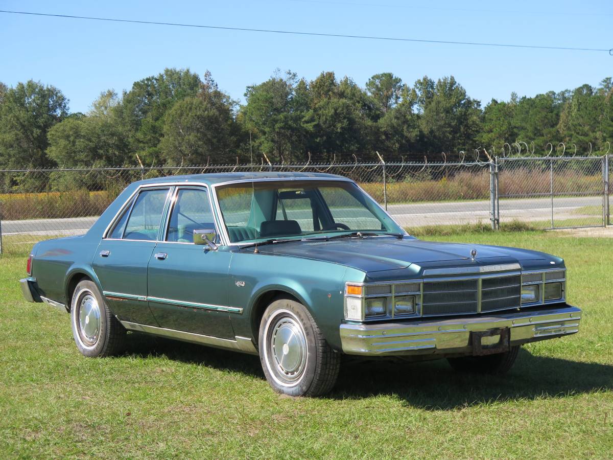 Chrysler-lebaron-1979-green-10