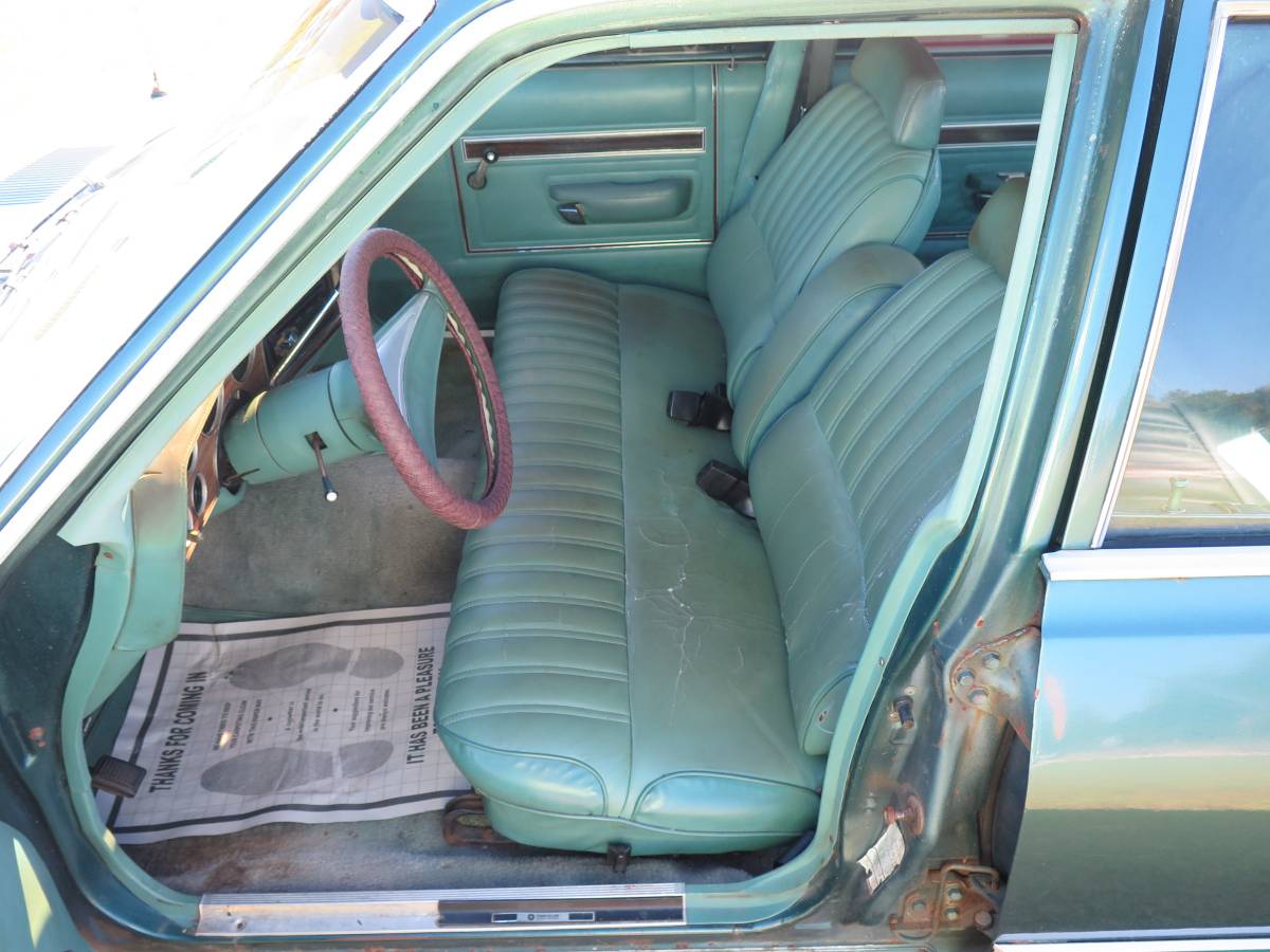 Chrysler-lebaron-1979-green-16