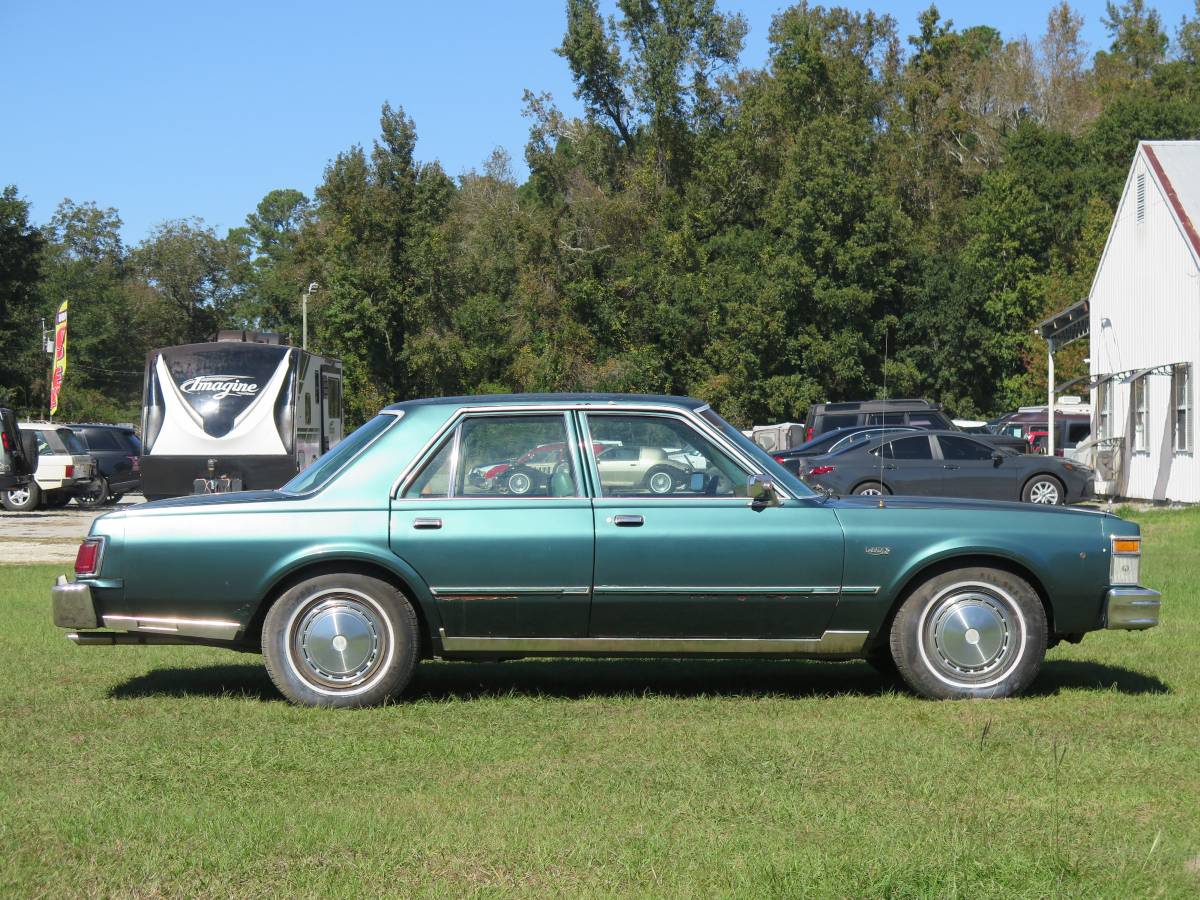 Chrysler-lebaron-1979-green-9