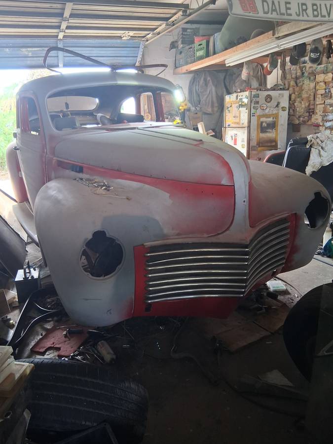 Chrysler-royal-1940-red-1