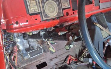 Chrysler-royal-1940-red-10