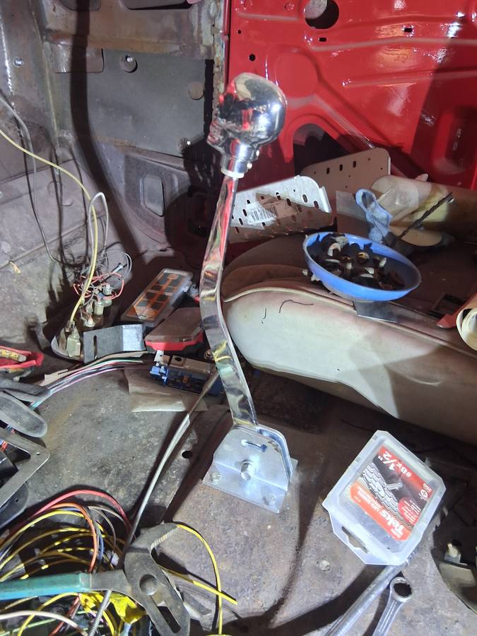 Chrysler-royal-1940-red-3