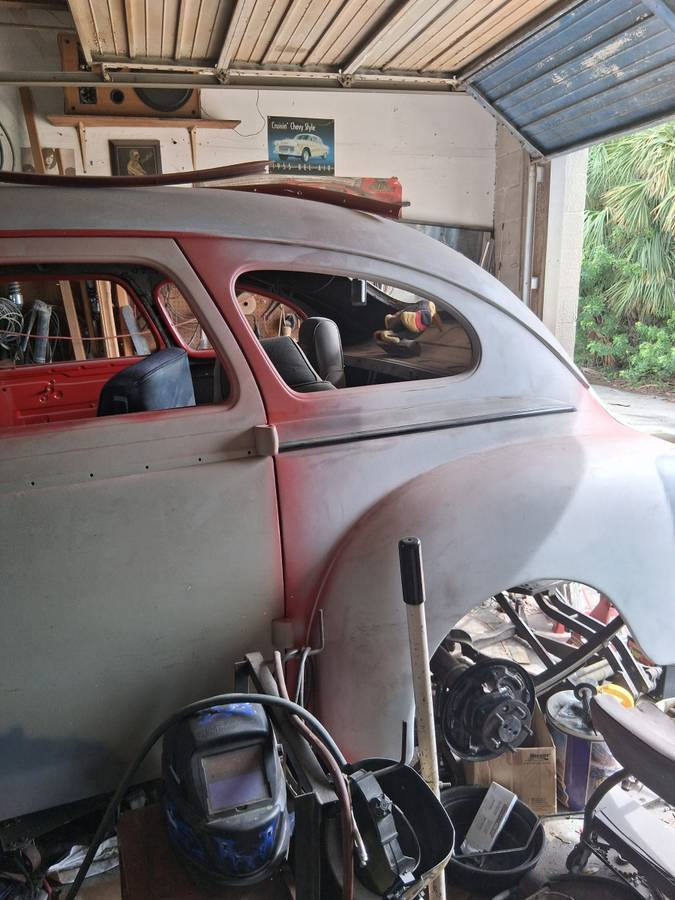 Chrysler-royal-1940-red-4