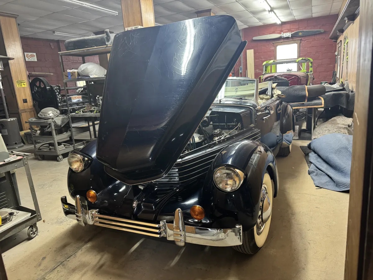 Cord-810-1966-White-Brown-3