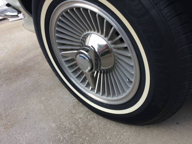 Corvette-stingray-1964-white-2