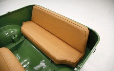 Crosley-Farm-o-road-1952-Green-Camel-Tan-13