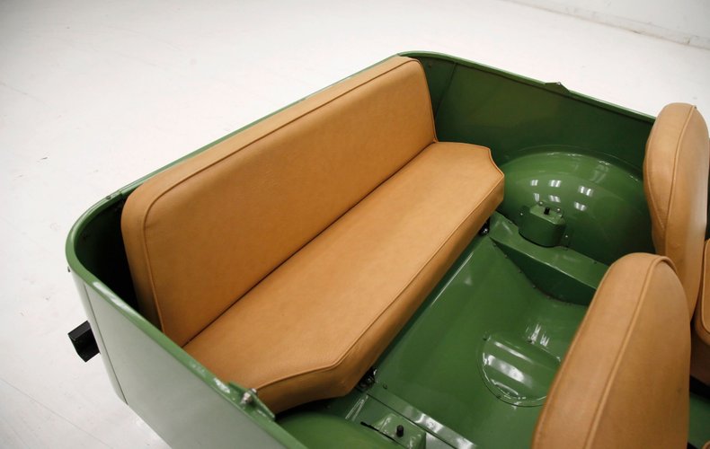 Crosley-Farm-o-road-1952-Green-Camel-Tan-15