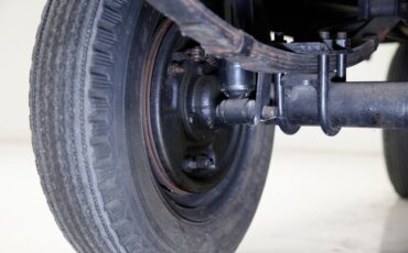 Crosley-Farm-o-road-1952-Green-Camel-Tan-17