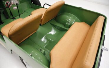 Crosley-Farm-o-road-1952-Green-Camel-Tan-3