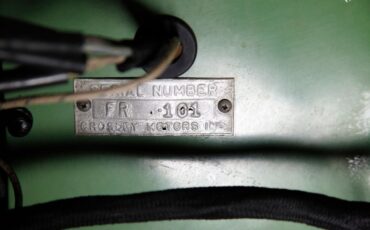 Crosley-Farm-o-road-1952-Green-Camel-Tan-34