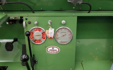 Crosley-Farm-o-road-1952-Green-Camel-Tan-37