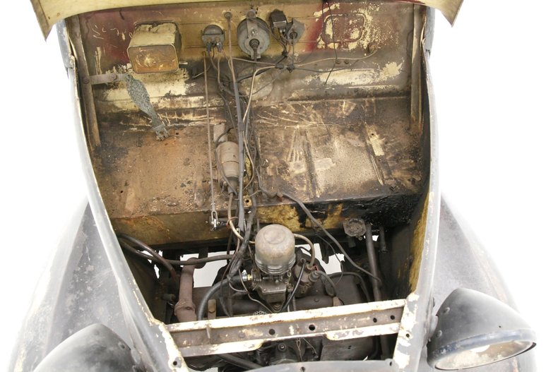 Crosley-Other-1942-Black-Oxblood-16