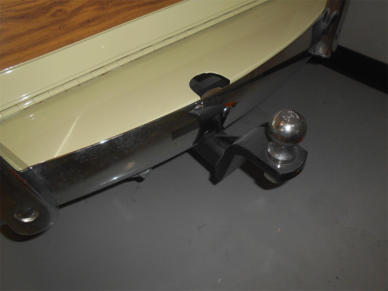 Crosley-Station-wagon-1951-Pale-yellow-amp-Green-Red-12