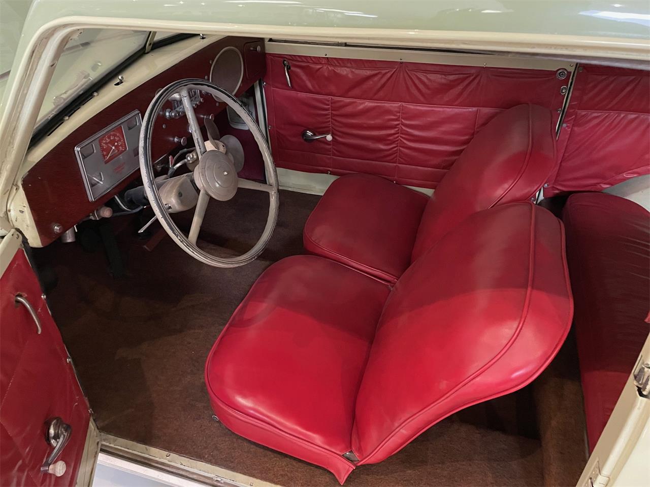 Crosley-Station-wagon-1951-Pale-yellow-amp-Green-Red-13