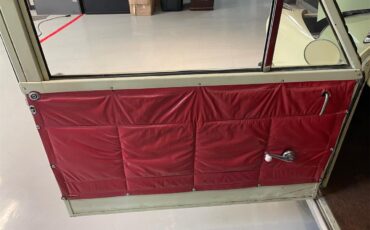 Crosley-Station-wagon-1951-Pale-yellow-amp-Green-Red-14