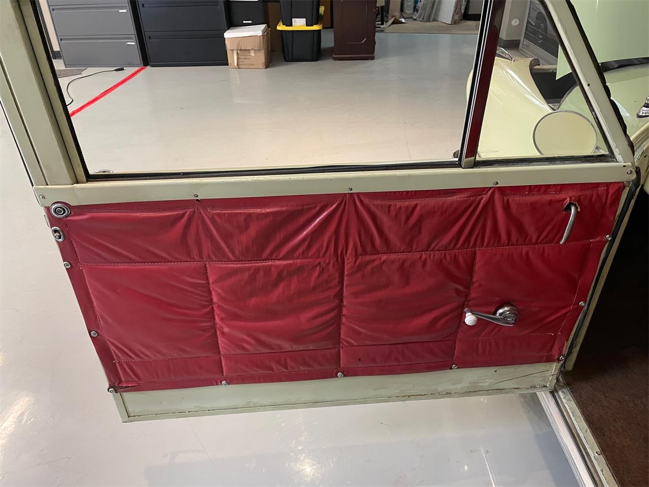 Crosley-Station-wagon-1951-Pale-yellow-amp-Green-Red-14