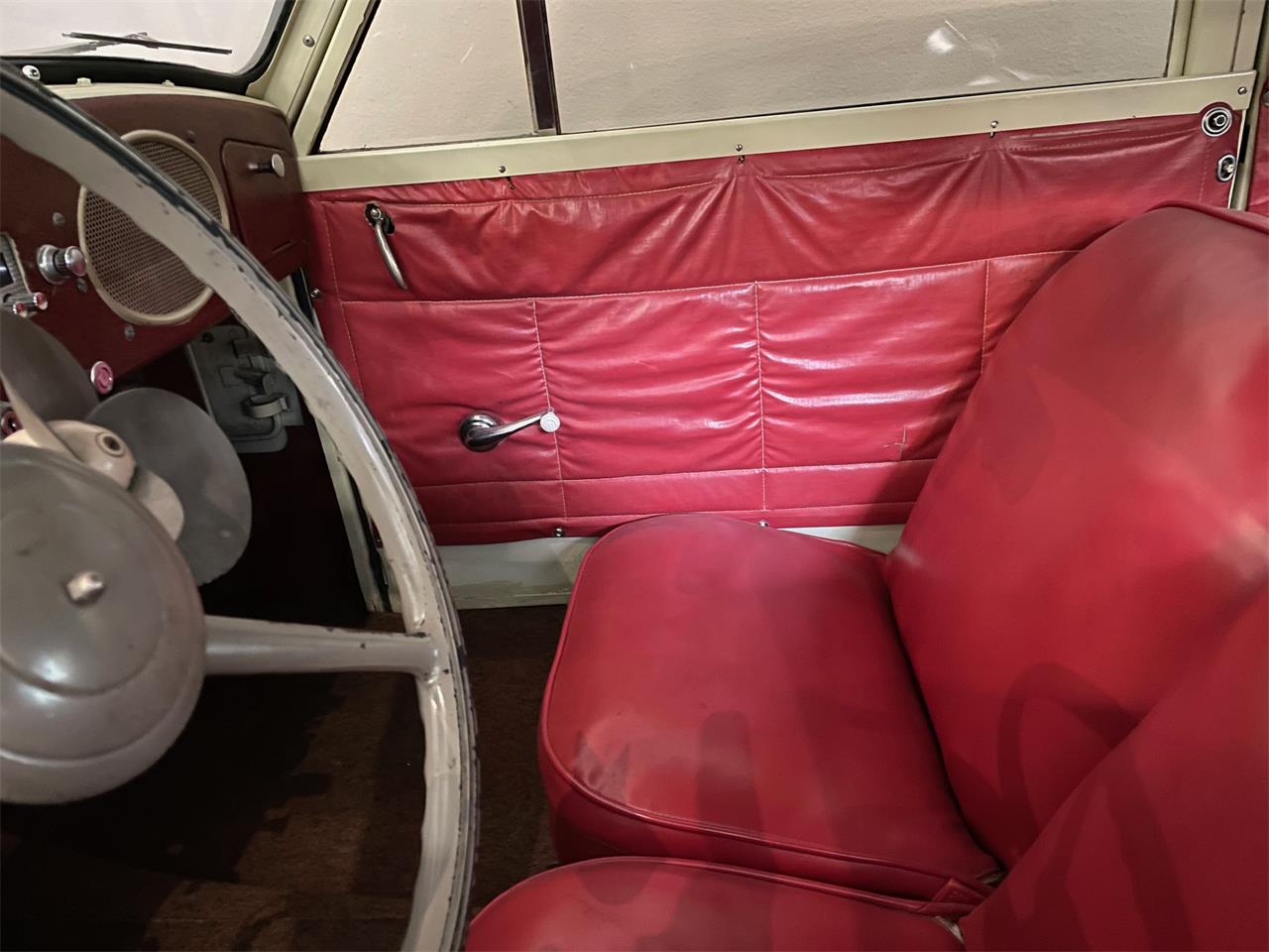 Crosley-Station-wagon-1951-Pale-yellow-amp-Green-Red-24