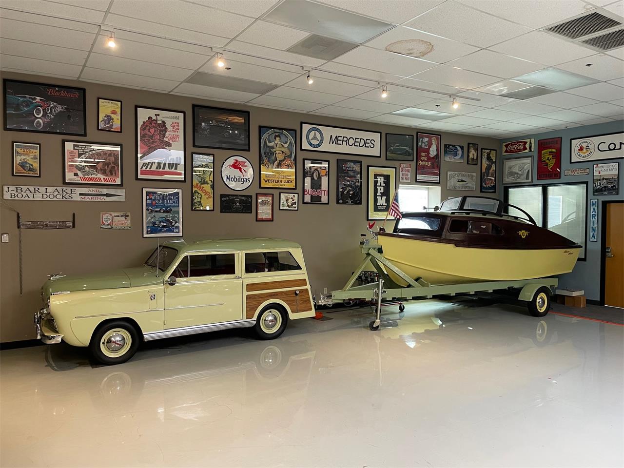 Crosley-Station-wagon-1951-Pale-yellow-amp-Green-Red-31