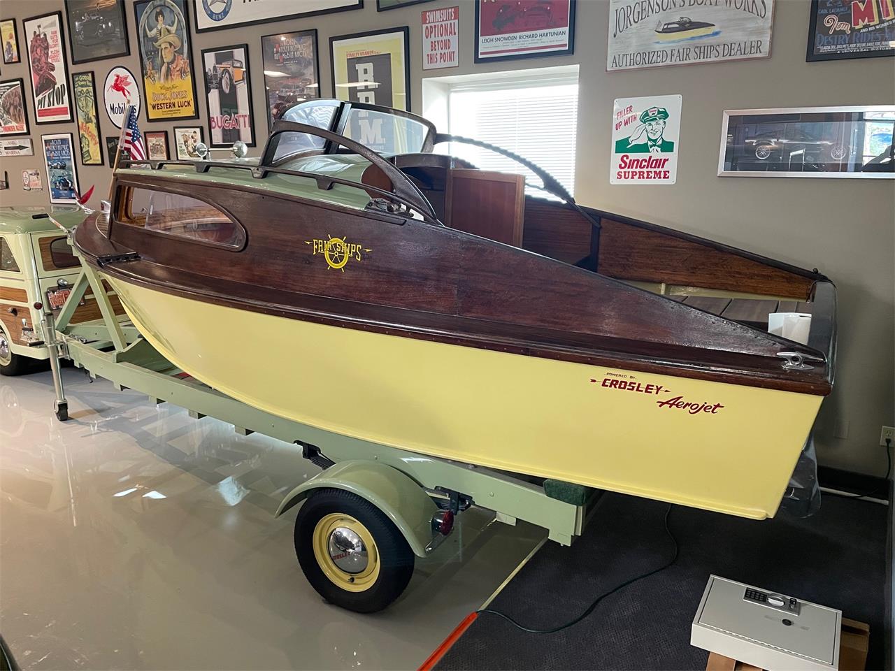 Crosley-Station-wagon-1951-Pale-yellow-amp-Green-Red-37