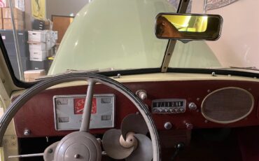 Crosley-Station-wagon-1951-Pale-yellow-amp-Green-Red