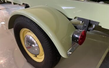 Crosley-Station-wagon-1951-Pale-yellow-amp-Green-Red-40